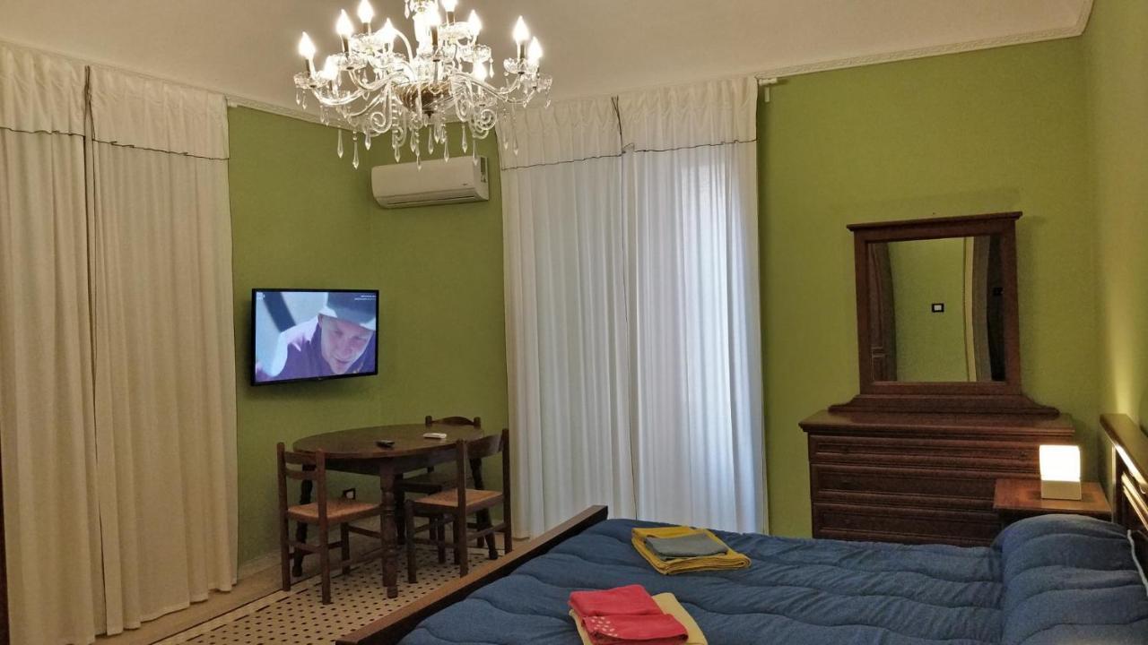 Adriano'S House Catania Cathedral First Floor Apartment Exterior photo